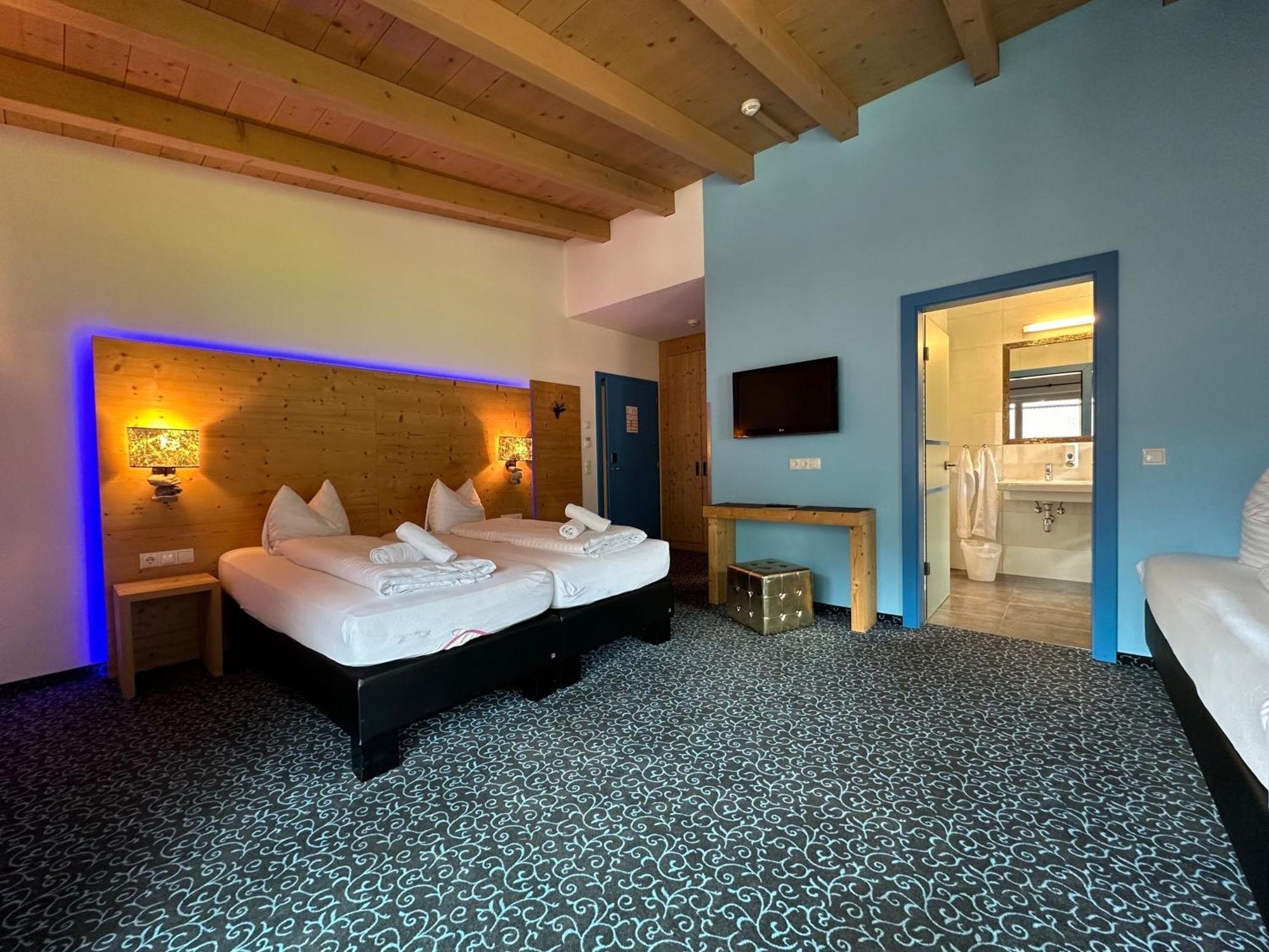 Partyhouse Harakiri Stay Different 60 Seconds To Mountains! Free Parking! Self Check-In Майргофен Екстер'єр фото